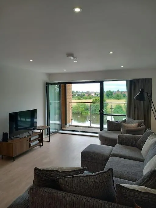 Luxury Riverside Apartment Stunning Views Free Parking 诺丁汉