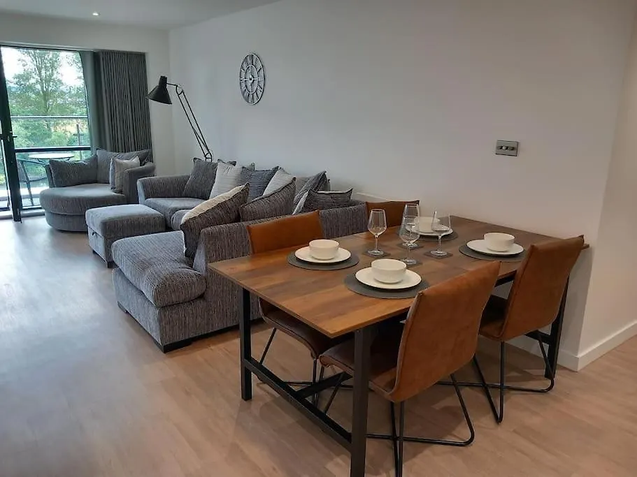 Luxury Riverside Apartment Stunning Views Free Parking 诺丁汉